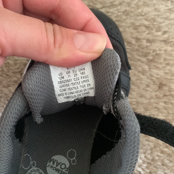 StrideRite black size 12M shoes very good condition - Picture 6 of 6